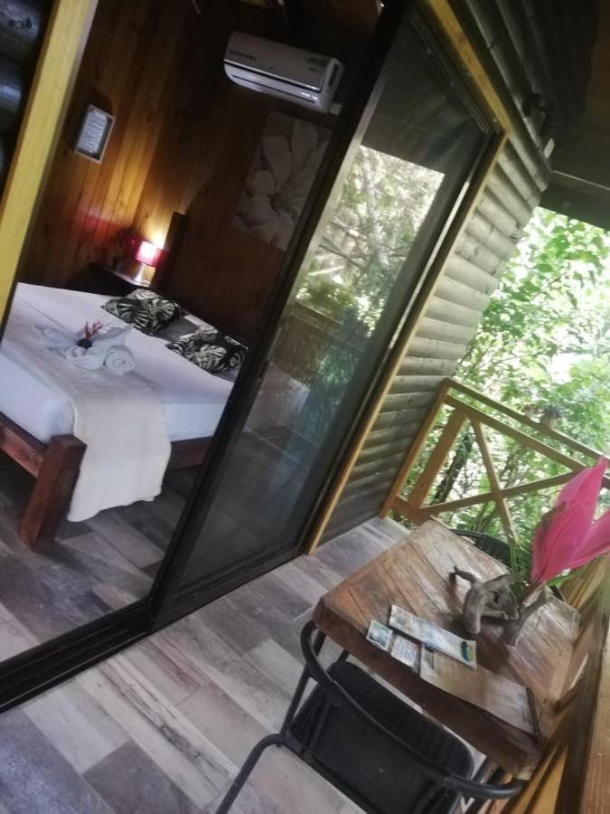 Casa el Colibrí Acomodação com café da manhã Parrita Exterior foto